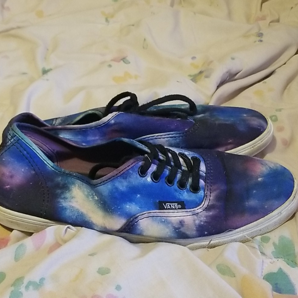 Vans - Picture 2 of 4